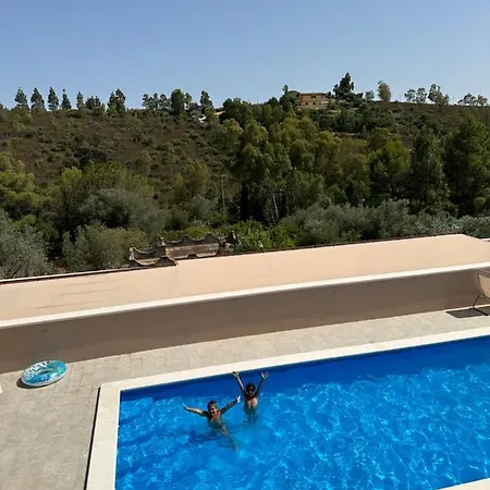 Con Piscina E Parco Giochi Non Lontano Da Cagliari Bed & Breakfast *