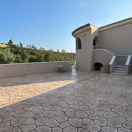 Con Piscina E Parco Giochi Non Lontano Da Cagliari Sant Isidoro (Sardinia)