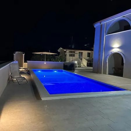 Con Piscina E Parco Giochi Non Lontano Da Cagliari * Sant Isidoro (Sardinia)