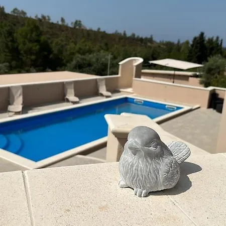 Con Piscina E Parco Giochi Non Lontano Da Cagliari *