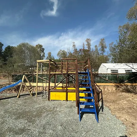 Con Piscina E Parco Giochi Non Lontano Da Cagliari *